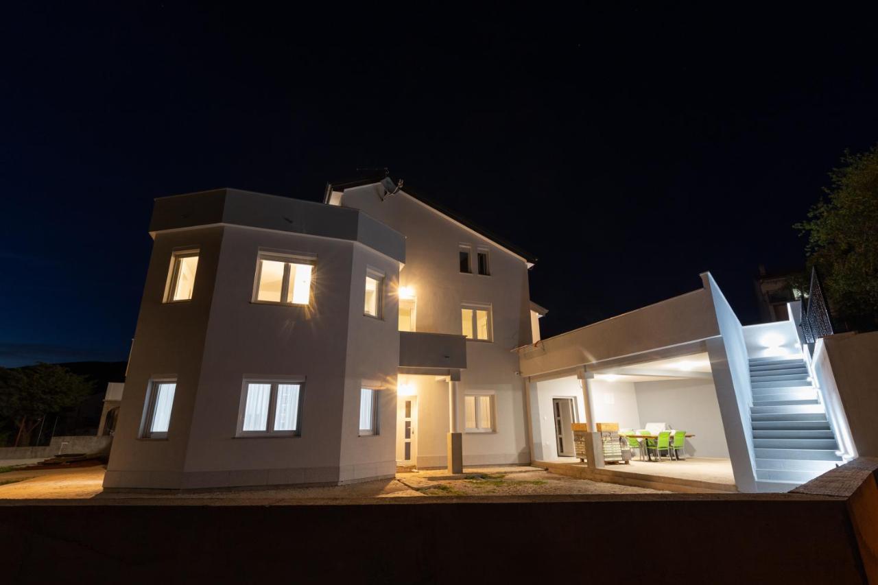 Apartments Luka Senj  Luaran gambar