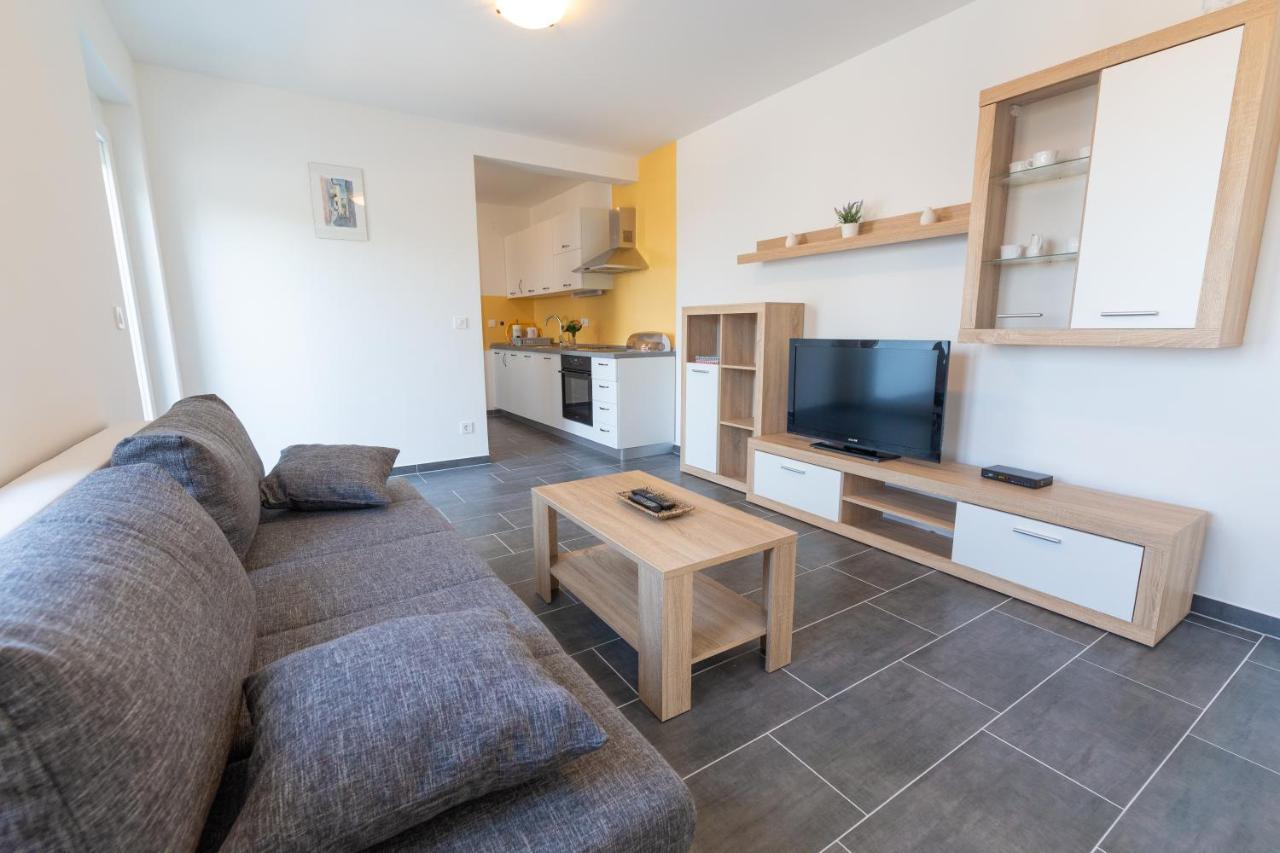 Apartments Luka Senj  Luaran gambar