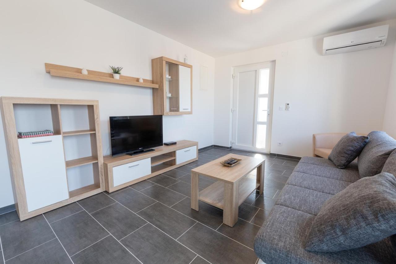 Apartments Luka Senj  Luaran gambar