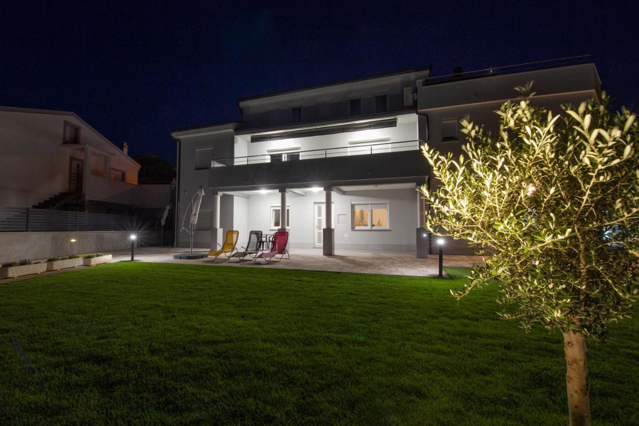 Apartments Luka Senj  Luaran gambar